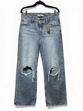 NWT Levi’s Super Low Baggy Jeans Size 28 – Festival Ready!